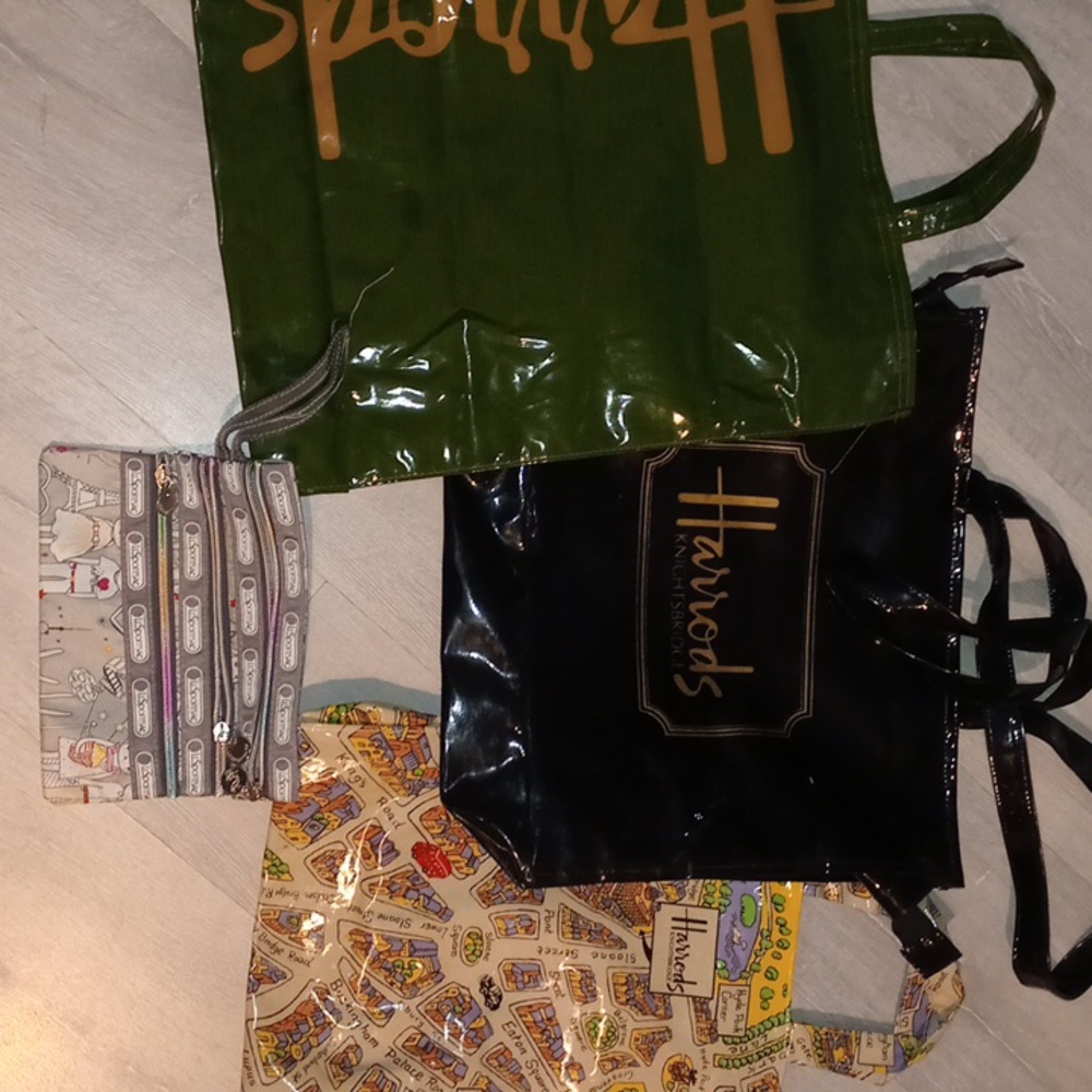 ONLY ONE BAG LEFT (RIGHT BEIGE) $10 bucks Harrods Knightsbridge
